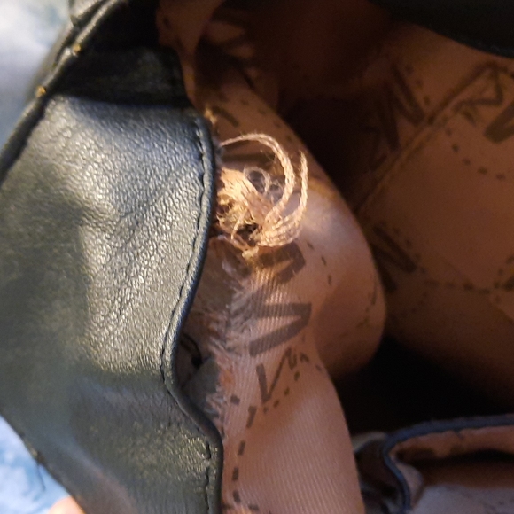 Black shoulder hand bag purse metal grommets - Picture 6 of 6